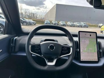 Volvo EX30 Plus — photo 20
