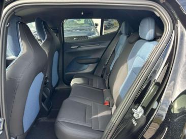 Volvo EX30 Plus — photo 23