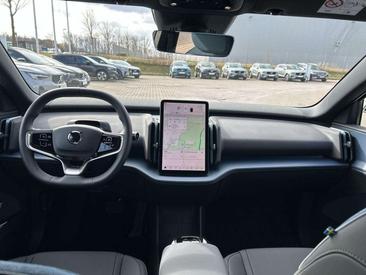 Volvo EX30 Plus — photo 24