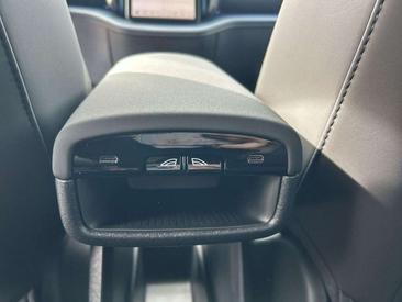Volvo EX30 Plus — photo 27
