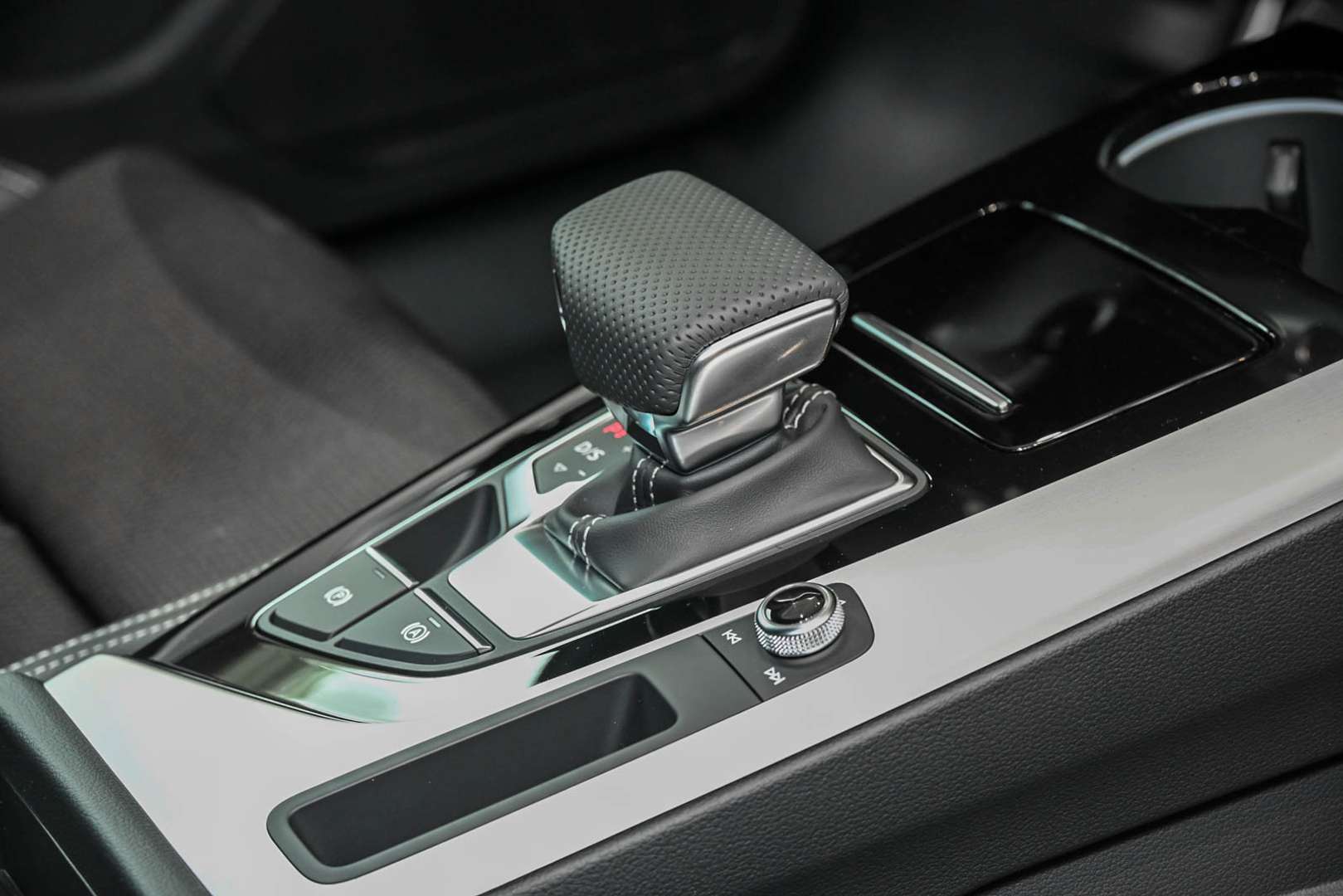 Audi A4 S Line Avant 35 TDI - 2024 - Joinsteer - #10