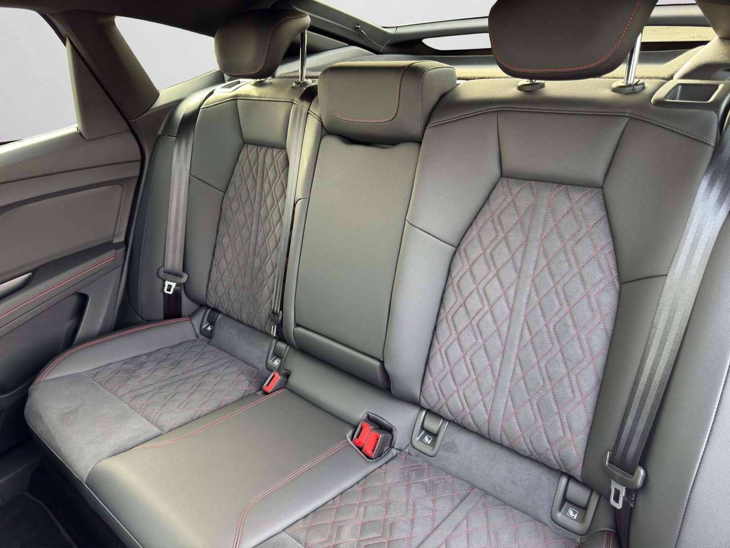 Audi Q4 E-tron S Line 45 - 2025 - Joinsteer - #13