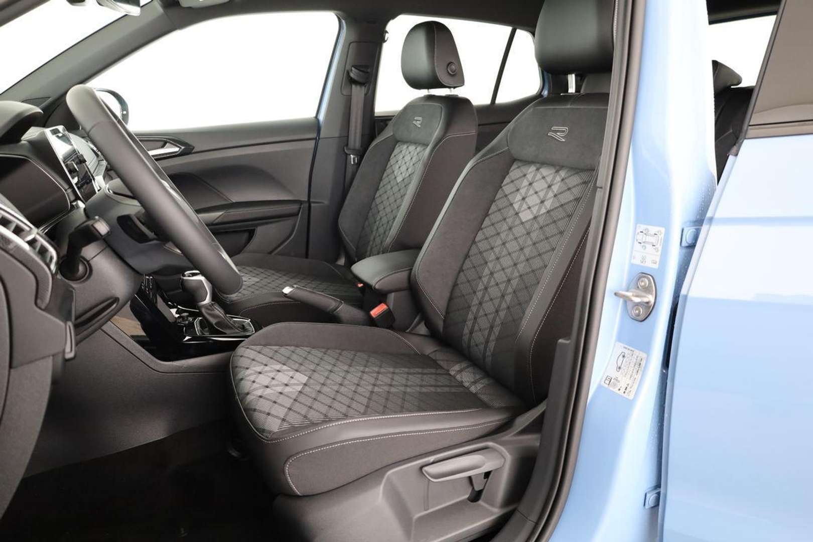 Volkswagen T-CROSS R-Line - 2025 - Joinsteer - #9