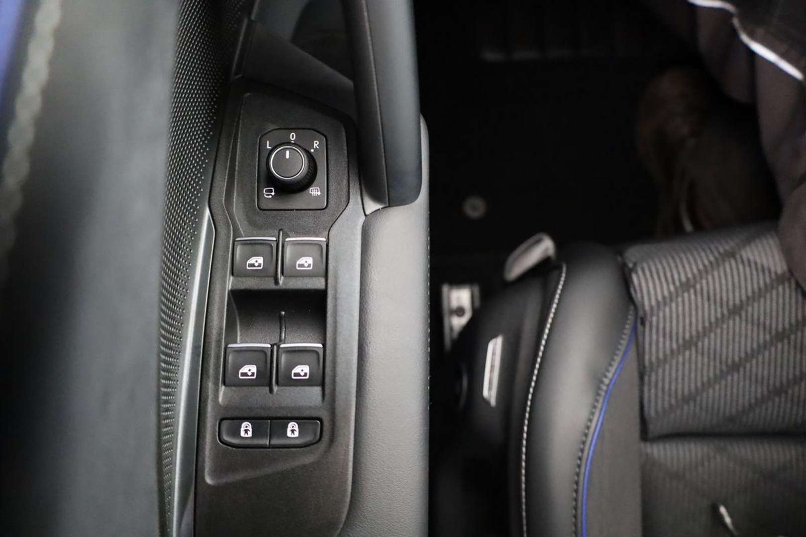 Volkswagen T-CROSS EHybrid R-Line - 2025 - Joinsteer - #9