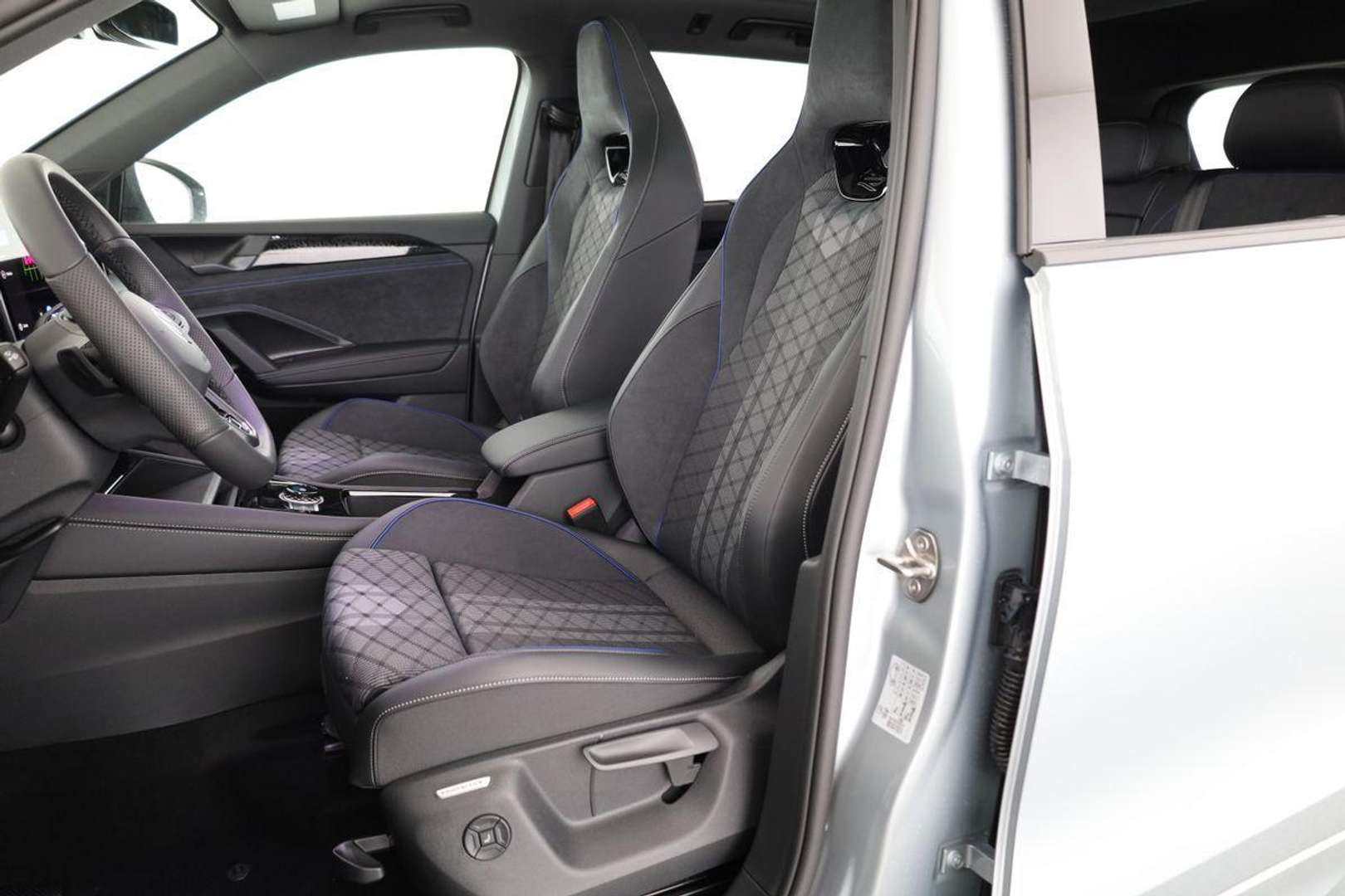 Volkswagen T-CROSS EHybrid R-Line - 2025 - Joinsteer - #9