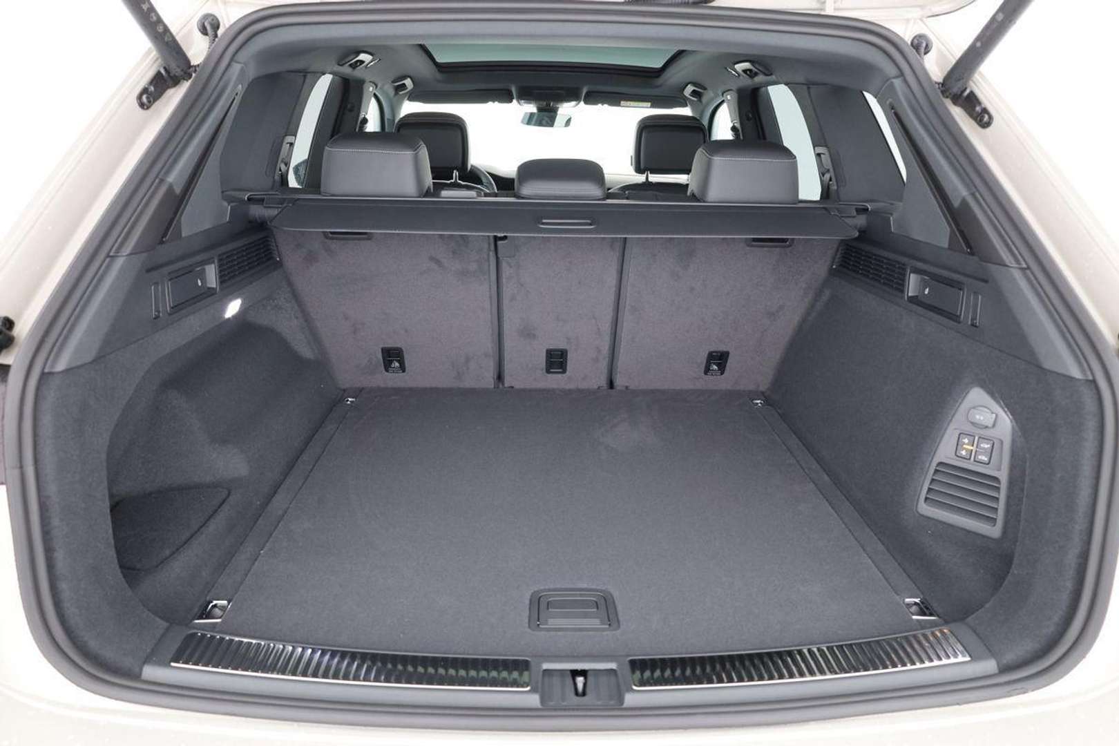 Volkswagen Touareg 4Motion R-Line - 2024 - Joinsteer - #14