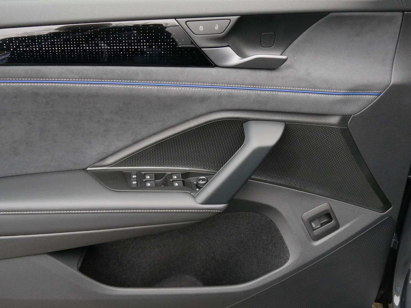 Volkswagen T-CROSS R-Line - 2026 - Joinsteer - #14