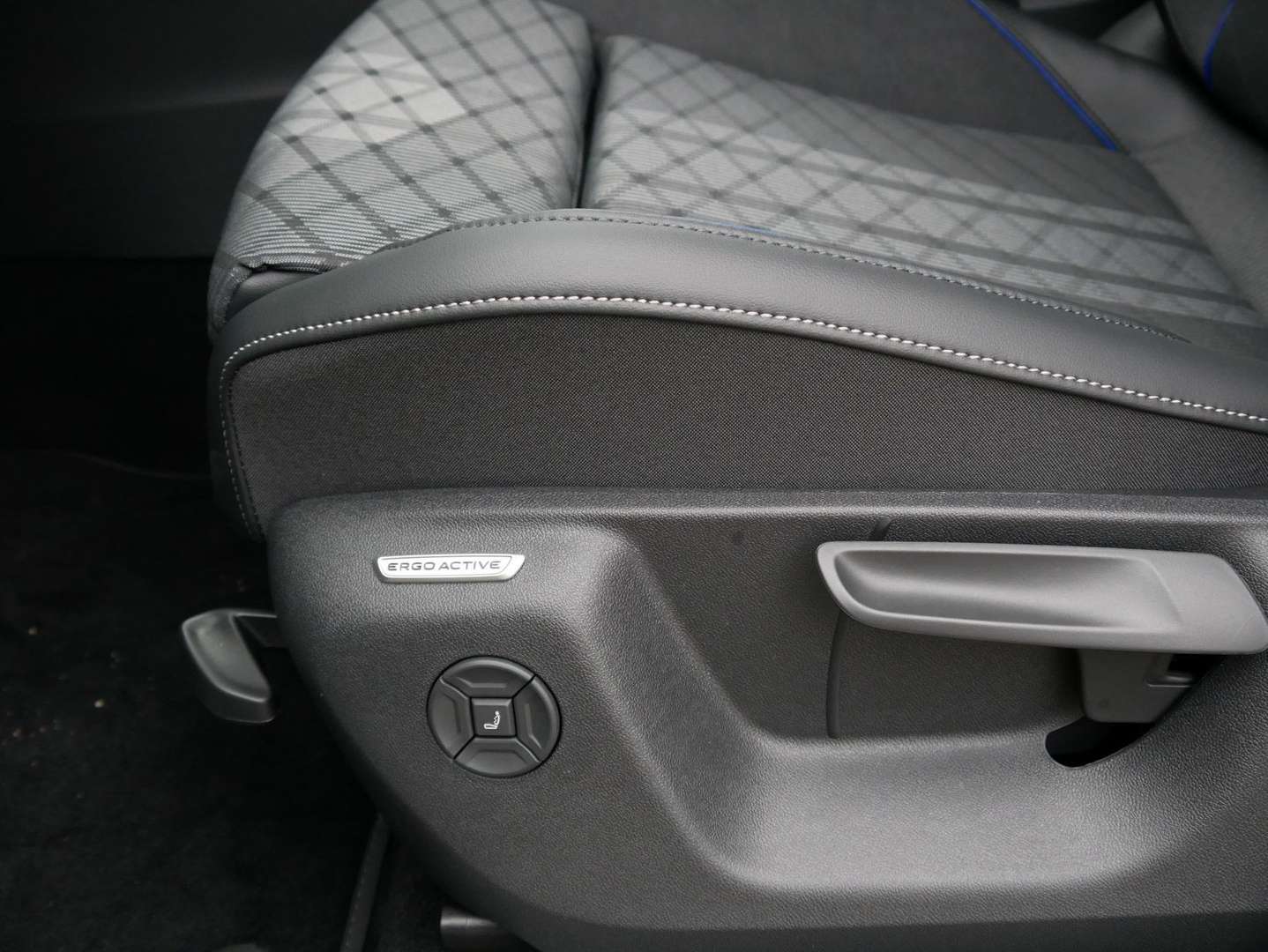 Volkswagen T-CROSS R-Line - 2026 - Joinsteer - #15