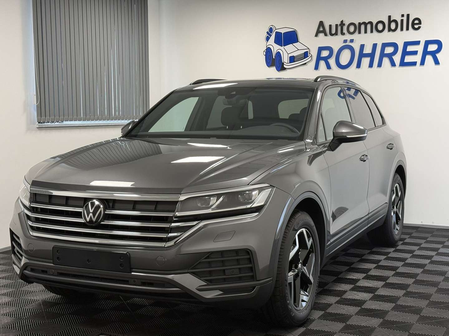 Volkswagen Touareg - 2025 - Joinsteer - #1