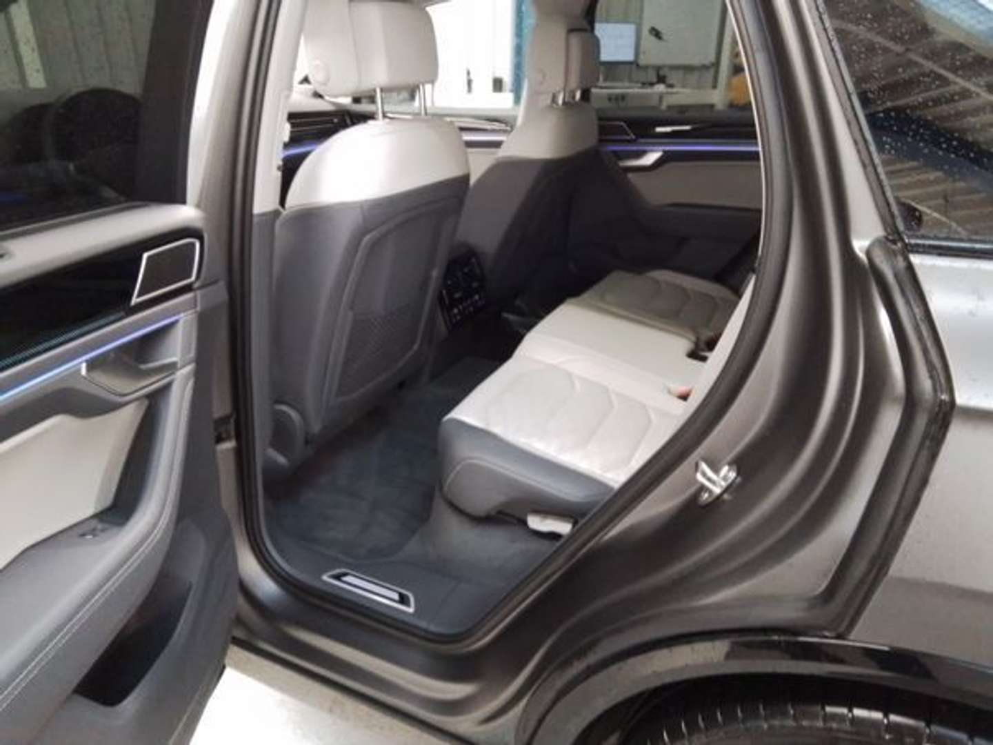 Volkswagen Touareg R-Line Black Style - 2025 - Joinsteer - #5