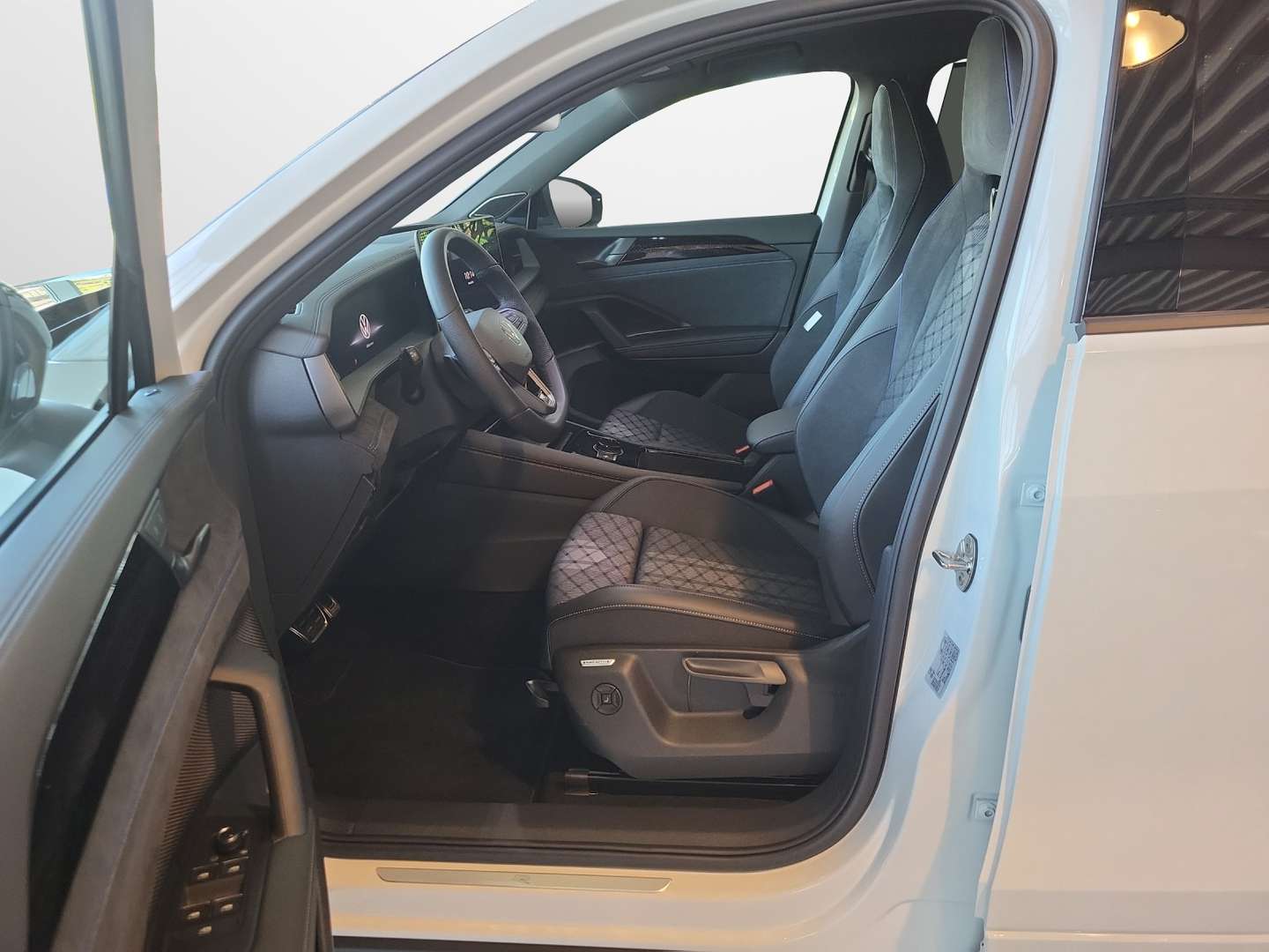 Volkswagen Tayron EHybrid R-Line - 2025 - Joinsteer - #7