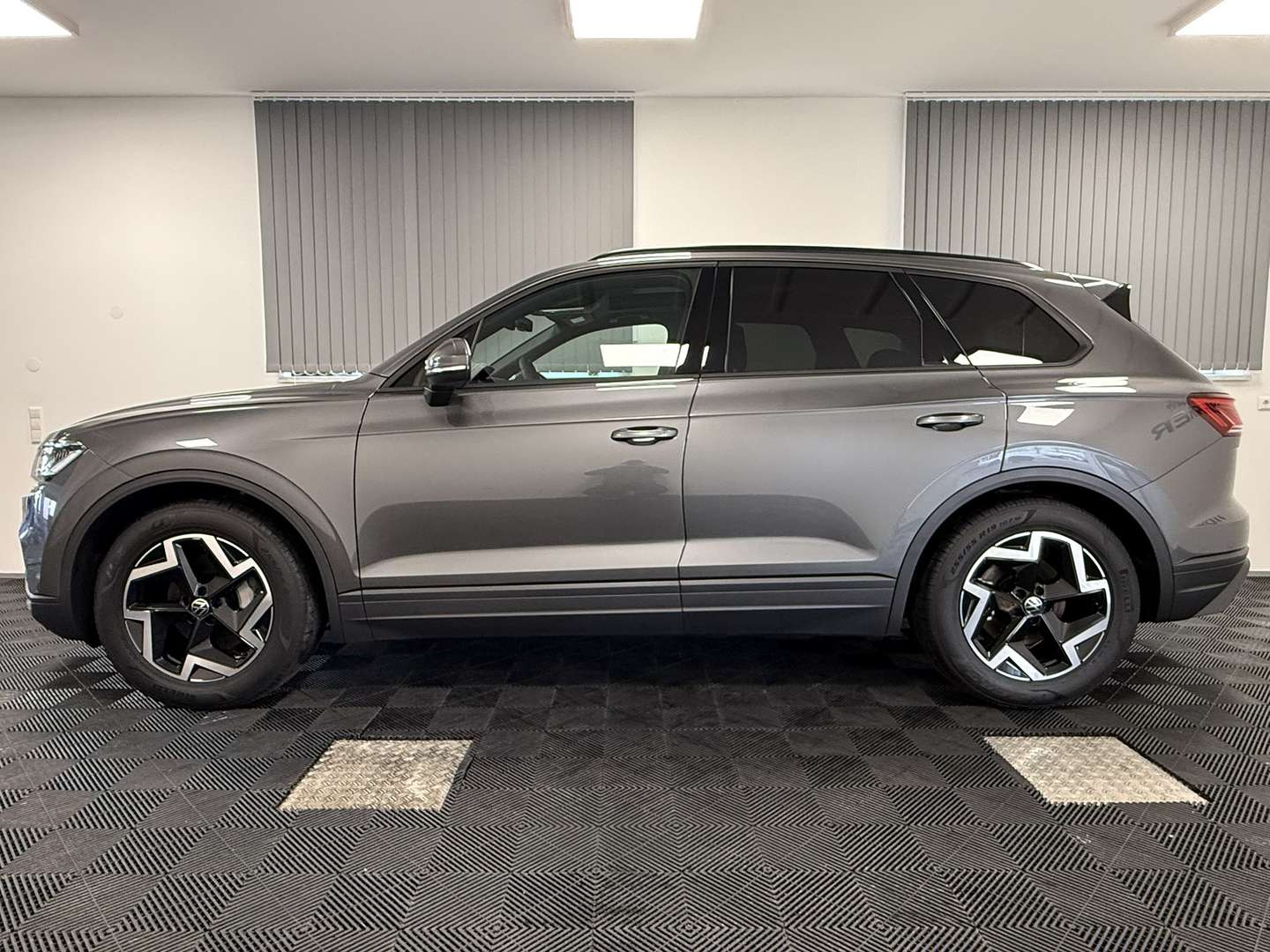 Volkswagen Touareg - 2025 - Joinsteer - #5