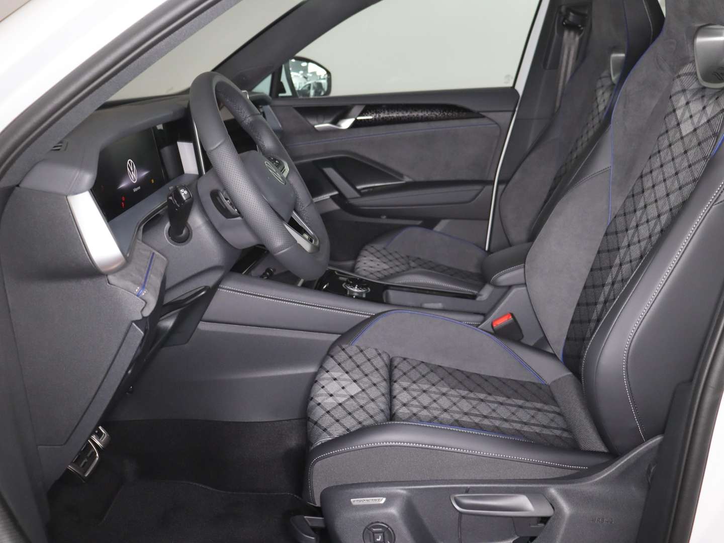 Volkswagen T-CROSS R-Line - 2025 - Joinsteer - #7