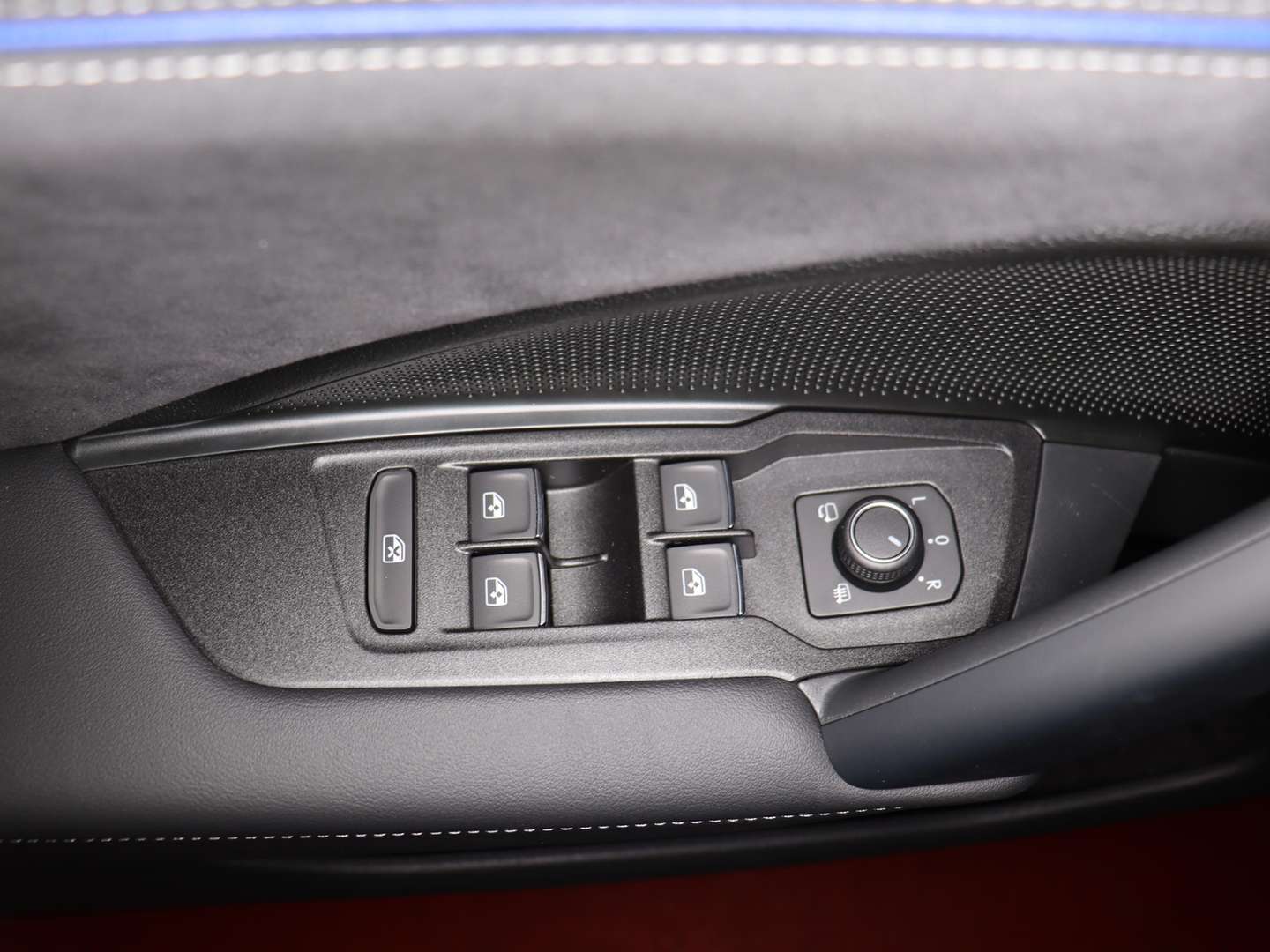 Volkswagen T-CROSS R-Line - 2025 - Joinsteer - #10