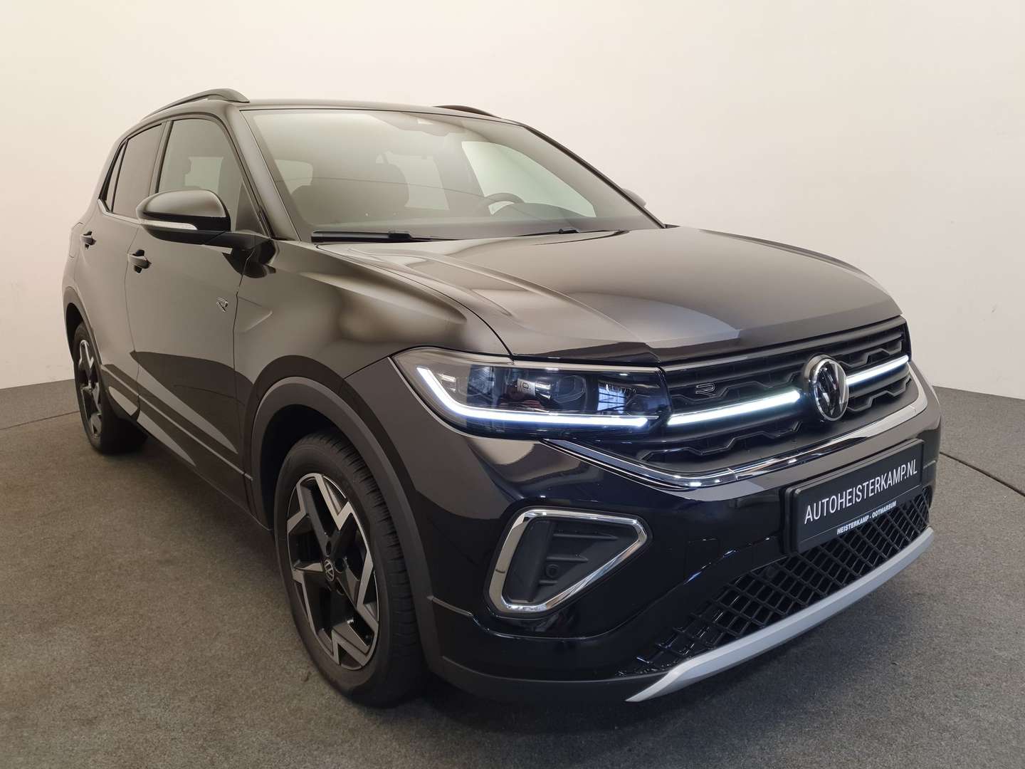 Volkswagen T-CROSS R-Line - 2025 - Joinsteer - #4