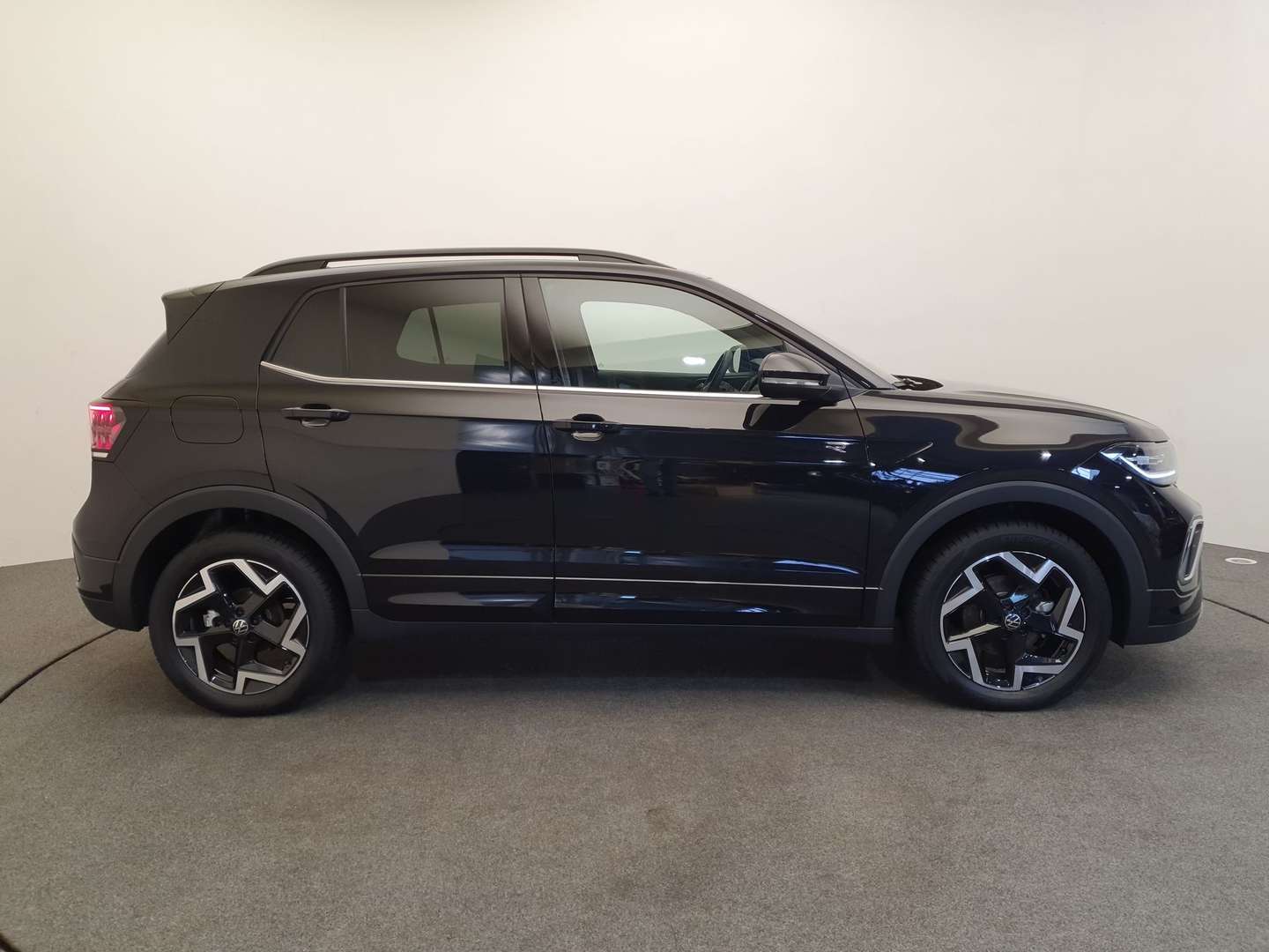 Volkswagen T-CROSS R-Line - 2025 - Joinsteer - #5