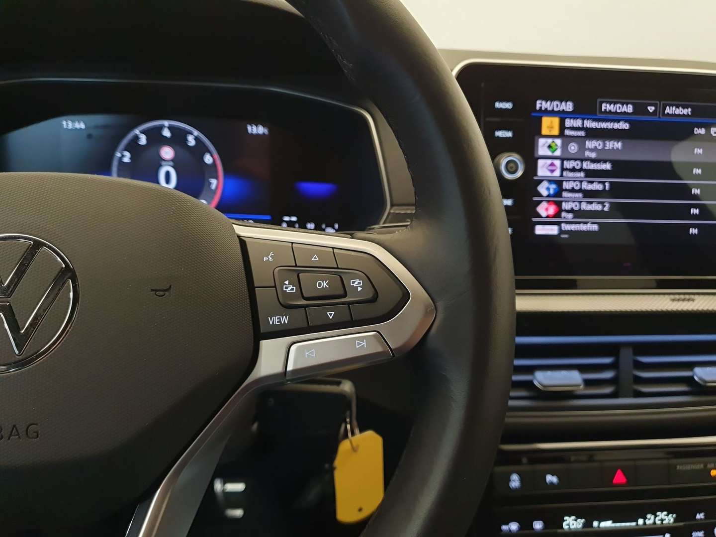 Volkswagen T-CROSS R-Line - 2025 - Joinsteer - #13