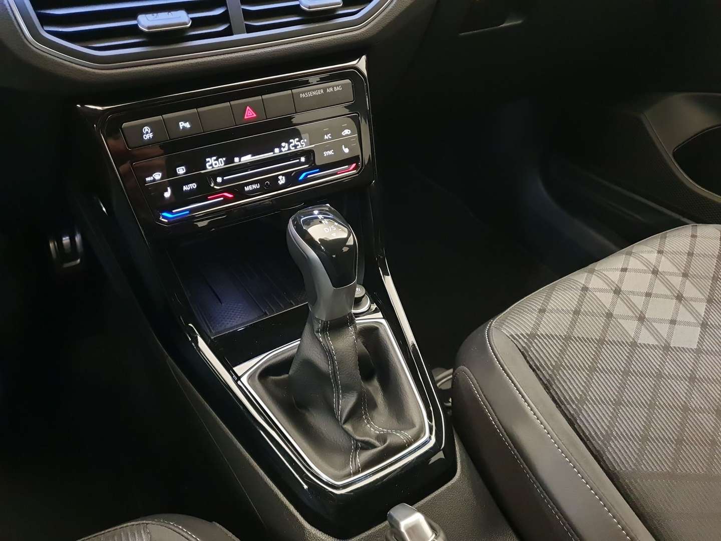 Volkswagen T-CROSS R-Line - 2025 - Joinsteer - #15