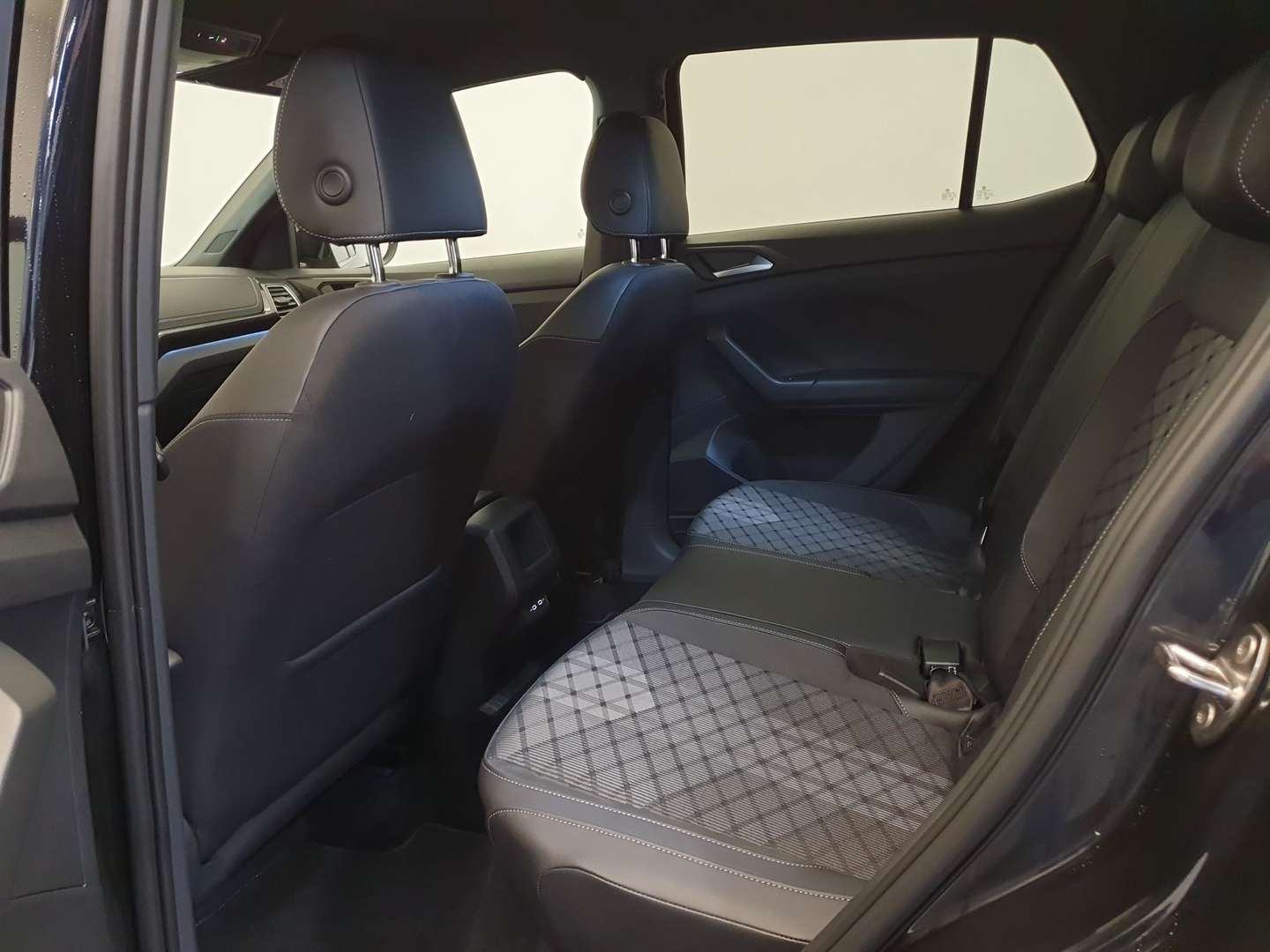 Volkswagen T-CROSS R-Line - 2025 - Joinsteer - #23