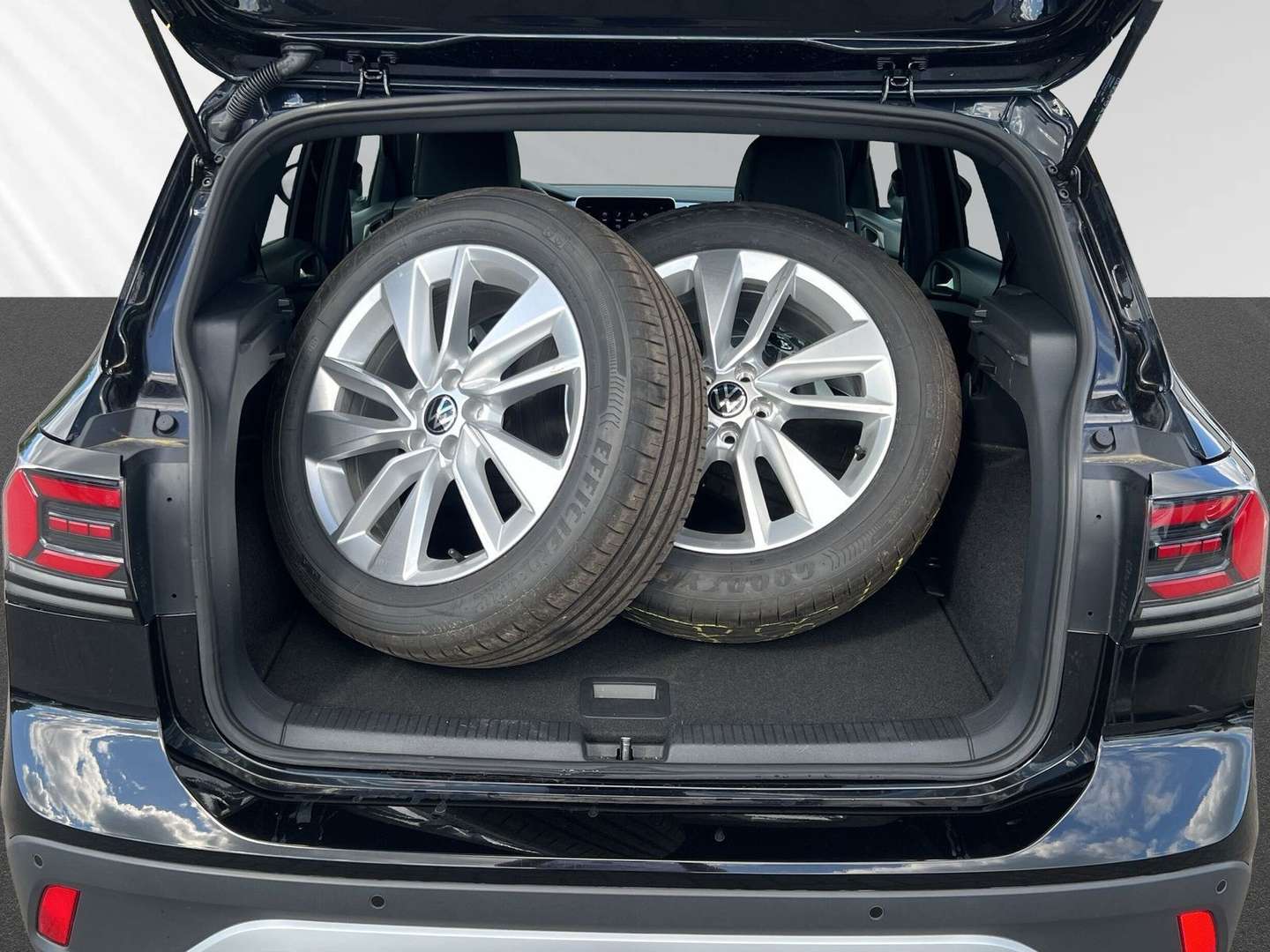 Volkswagen T-CROSS TSI Life - 2025 - Joinsteer - #4