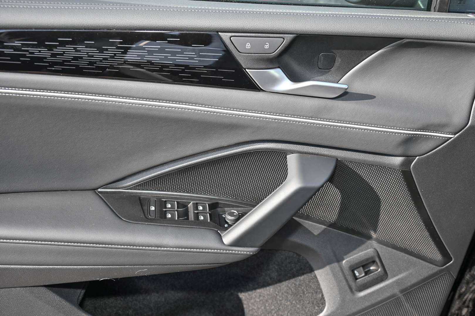 Volkswagen TIGUAN TDI 4Motion Elegance - 2025 - Joinsteer - #15