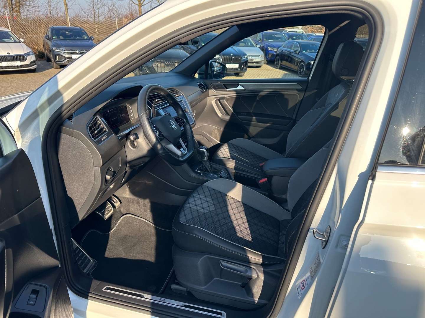 Volkswagen TIGUAN 4Motion R-Line - 2023 - Joinsteer - #11