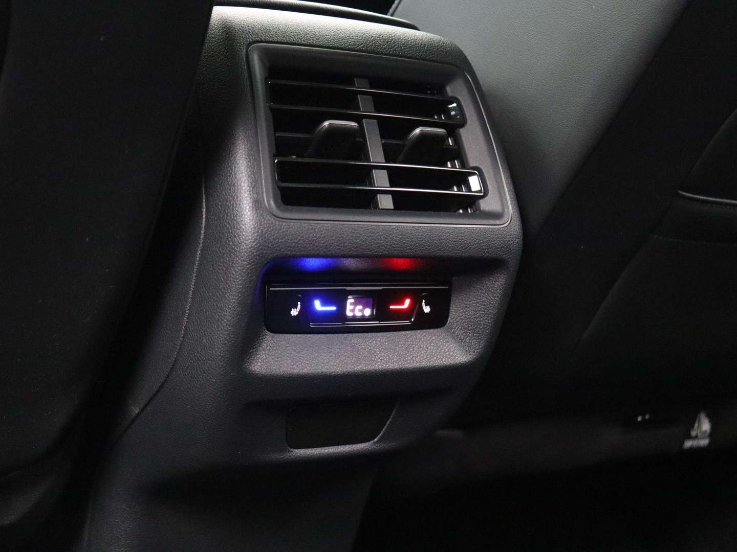 Volkswagen T-CROSS EHybrid Life Edition - 2025 - Joinsteer - #39