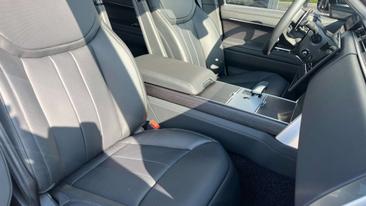 Land Rover Range Rover HSE P550E — photo 9