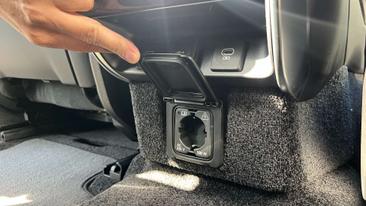 Land Rover Range Rover HSE P550E — photo 19