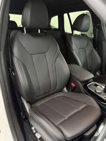 BMW X3 M40d — photo 10