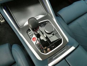 BMW XM 50e — photo 12