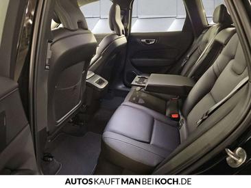Volvo XC60 B4 Core — photo 6