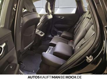 Volvo XC60 B4 Core — photo 7