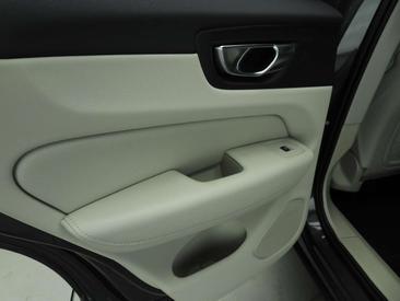 Volvo XC60 B4 Inscription — photo 16