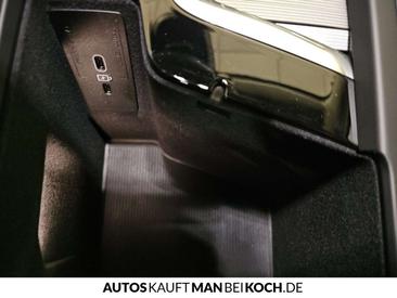 Volvo XC60 B4 Core — photo 31