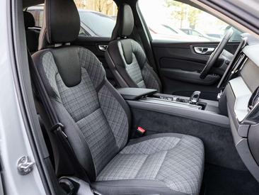 Volvo XC60 T6 Recharge Core — photo 6