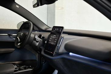 Volvo EX30 Plus — photo 24