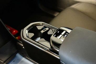 Volvo EX30 Plus — photo 37