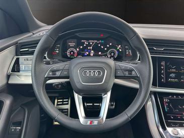 Audi Q8 S Line 55 TFSI E — photo 14