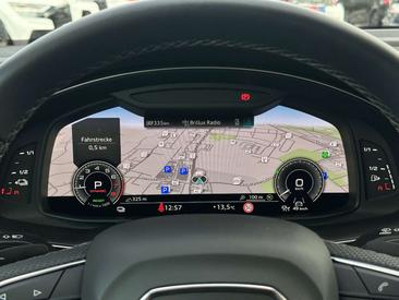 Audi Q8 S Line 55 TFSI E — photo 16
