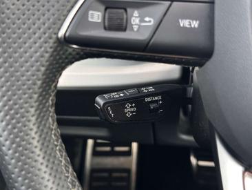 Audi Q8 S Line 55 TFSI E — photo 17