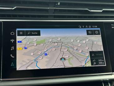 Audi Q8 S Line 55 TFSI E — photo 24