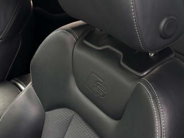 Audi Q8 S Line 55 TFSI E — photo 27
