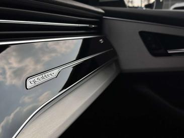 Audi Q8 S Line 55 TFSI E — photo 28