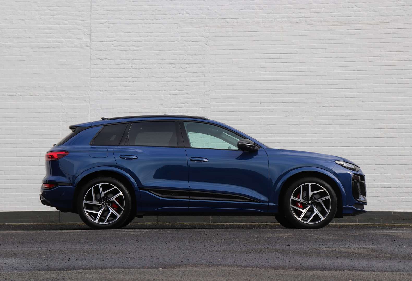 Audi SQ6 E-tron EDITION-ONE-BLUE - 2024 - Joinsteer - #6