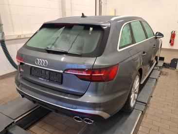 Audi S4 — photo 2