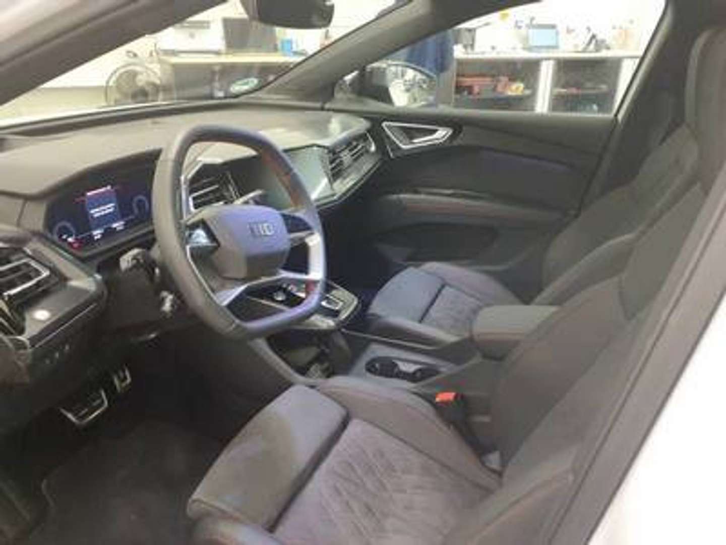 Audi Q4 E-tron S Line 45 TFSI - 2025 - Joinsteer - #3