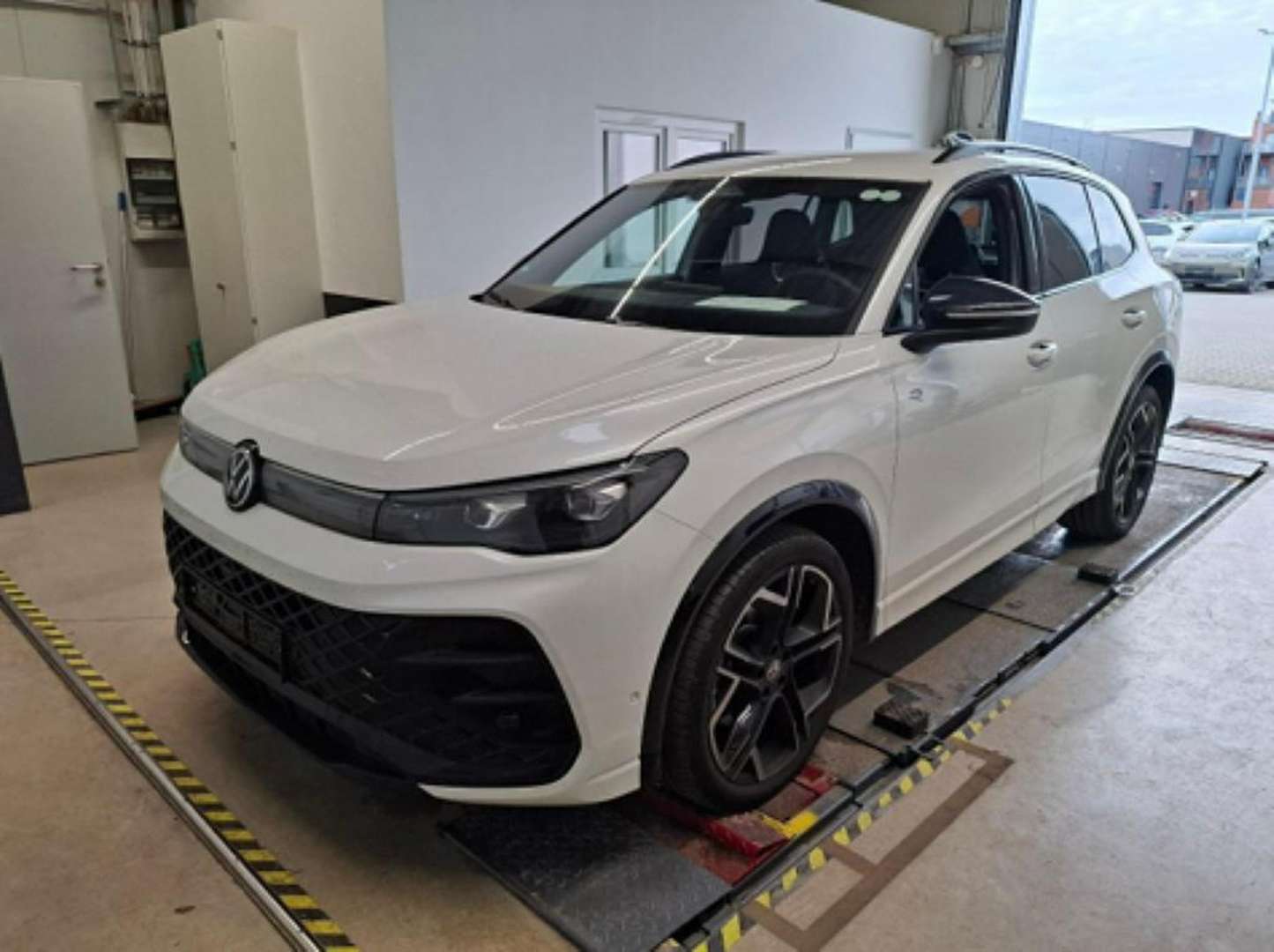 Volkswagen TIGUAN R-Line - 2025 - Joinsteer - #3