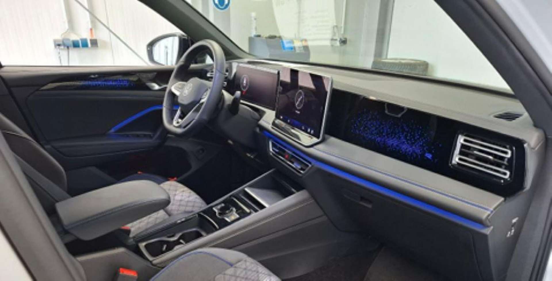 Volkswagen TIGUAN R-Line - 2025 - Joinsteer - #4