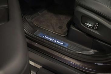 Land Rover Defender 110 4.4 V8 635 AWD Auto — photo 12